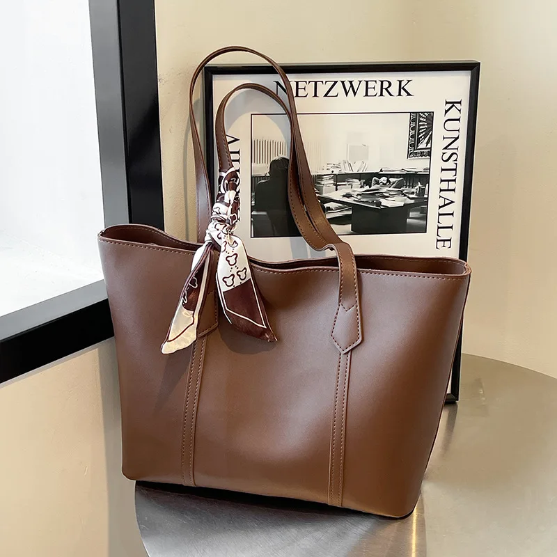 Women's Black Handbag: Large Capacity
  Shoulder Tote Bag for Commuting