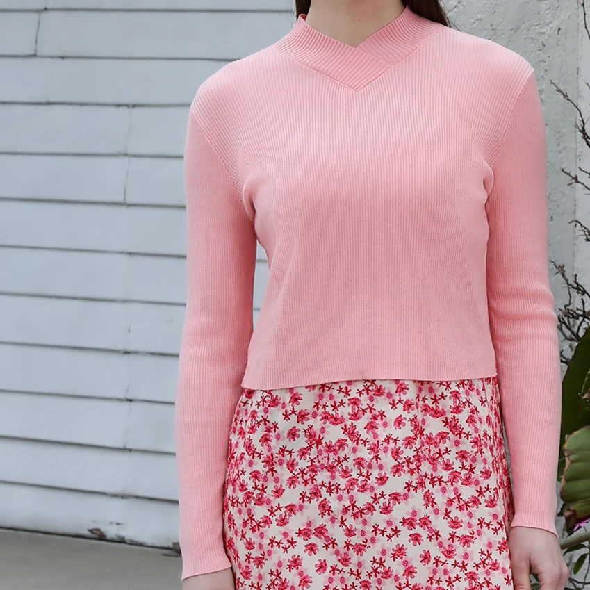 Pink Satin Slip Dress: Knitting V-Neck Sweater Style Clothing (2025 Spring) 3 Pink Satin Slip Dress: Knitting V-Neck
  Sweater Style Clothing (2025 Spring) - Image 3