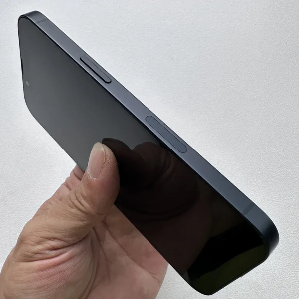 100% Original
  iPhone 13 5G: 6.1" Super Retina OLED (128GB/256GB) - Image 4