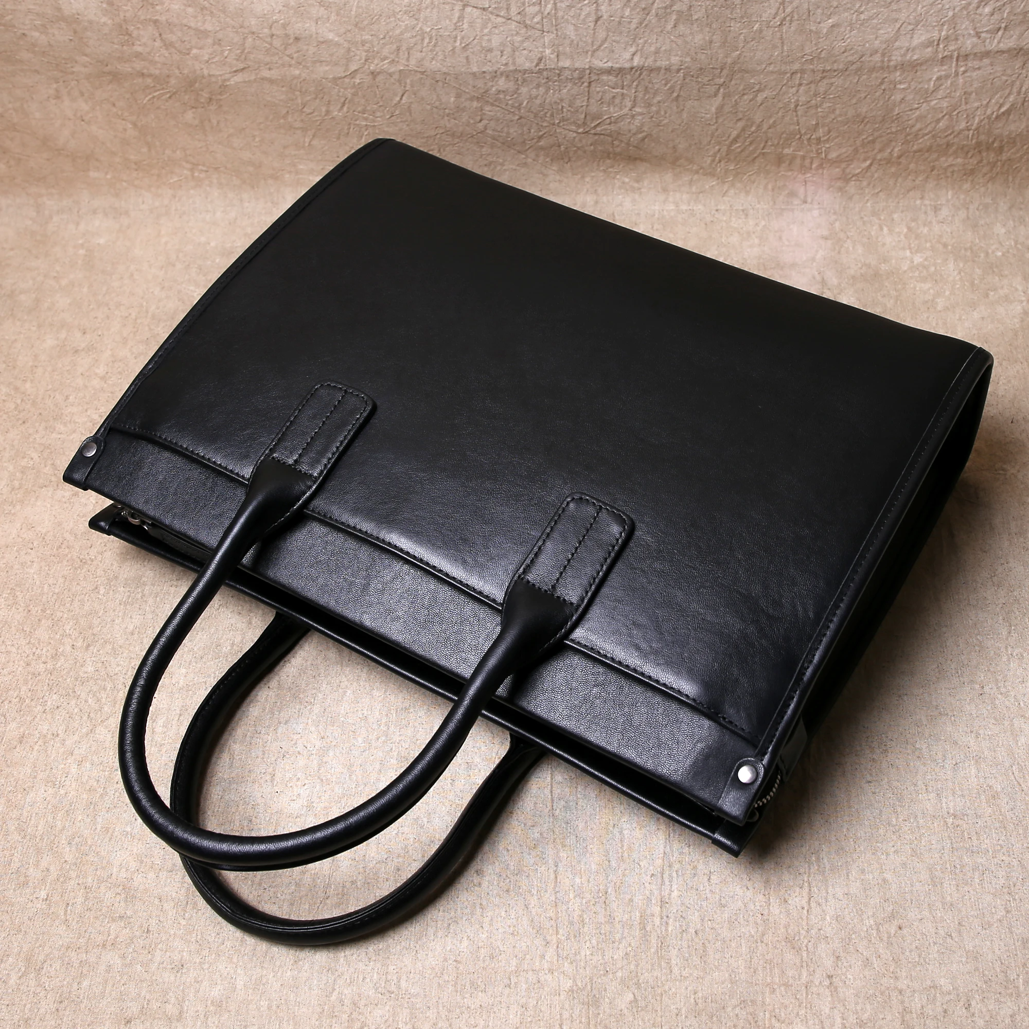 Kangaroo Vintage Leather Messenger Bag: Waterproof Office Crossbody 3 Kangaroo Vintage Leather Messenger Bag:
  Waterproof Office Crossbody - Image 3