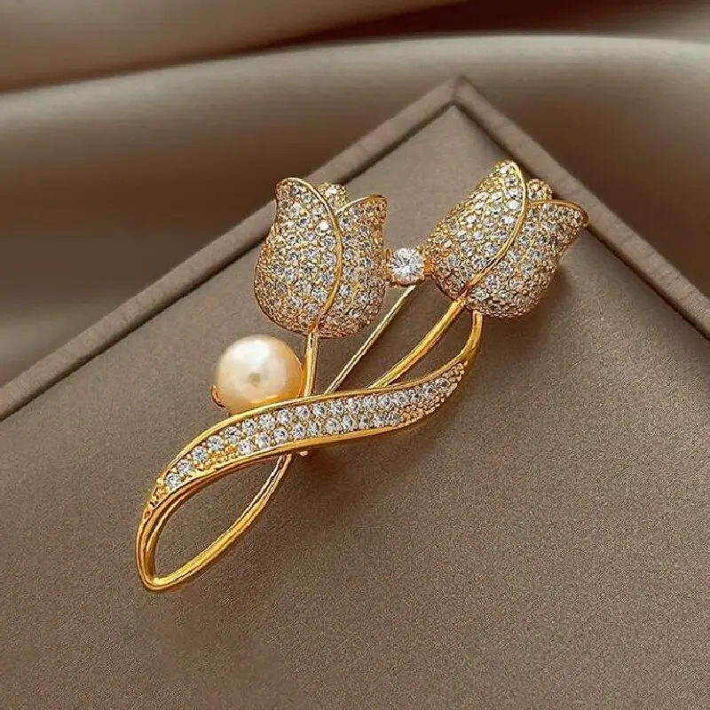 Elegant Tulip Flower Brooch:
  Autumn/Winter Coat Pin Fashion Gift