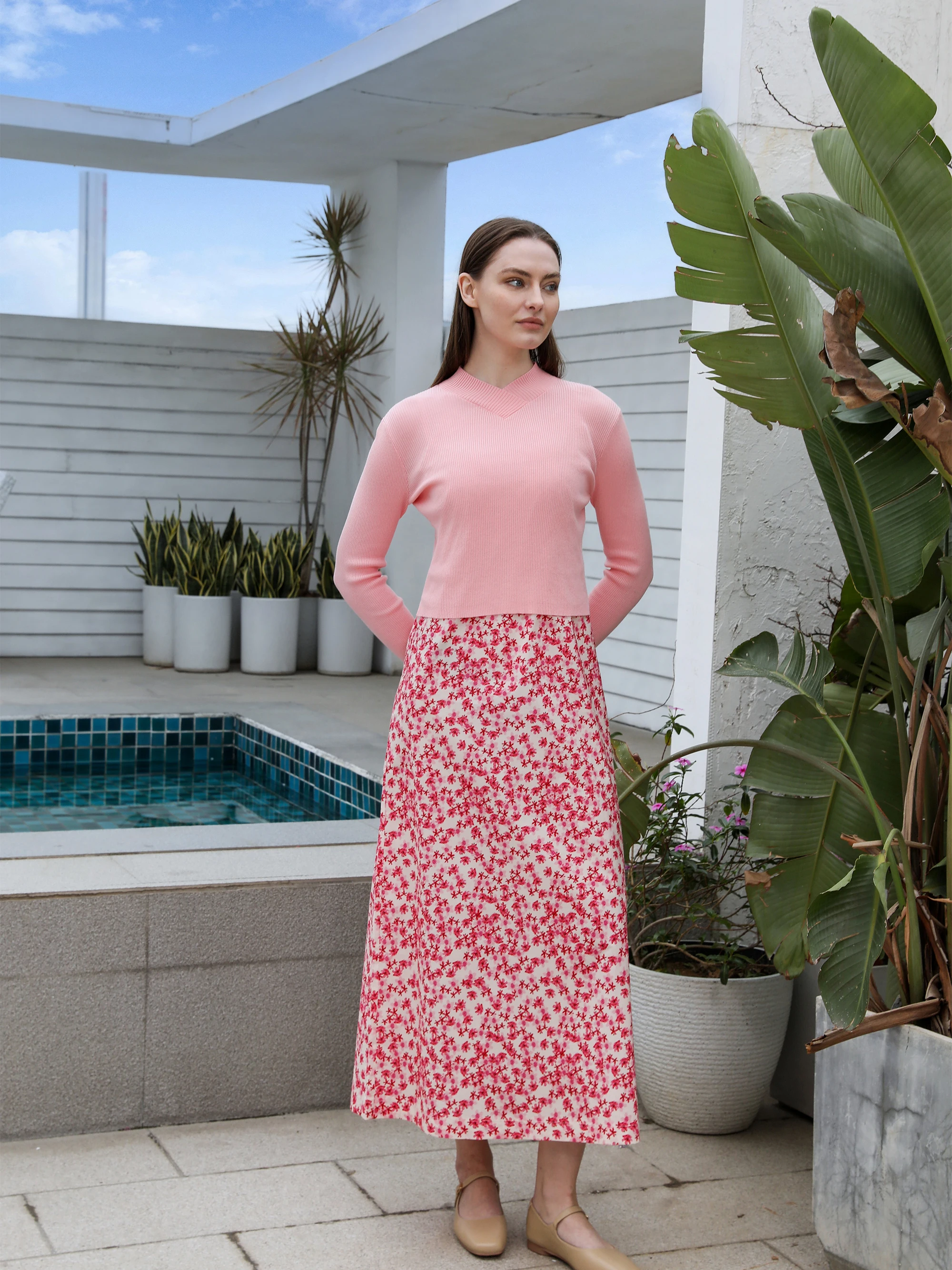 Pink Satin Slip Dress: Knitting V-Neck Sweater Style Clothing (2025 Spring) 2 Pink Satin Slip Dress: Knitting V-Neck
  Sweater Style Clothing (2025 Spring) - Image 2
