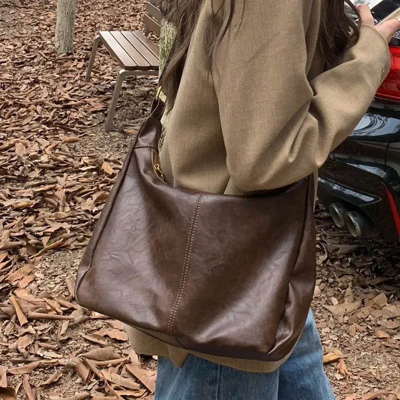 Women's Cowhide Shoulder Bag: Fashion
  Luxury Messenger Tote Handbag