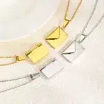 Photo locket necklace – product photo 3